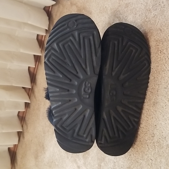 UGG Bailey Button Boots - Picture 6 of 16